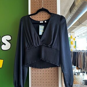 Aritzia Wilfred Black V-Neck Blouse